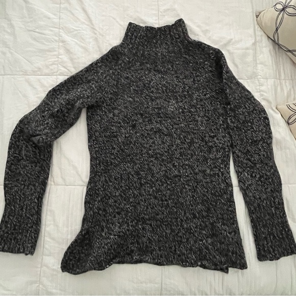 Old Navy Sweater, Medium - Picture 1 of 4